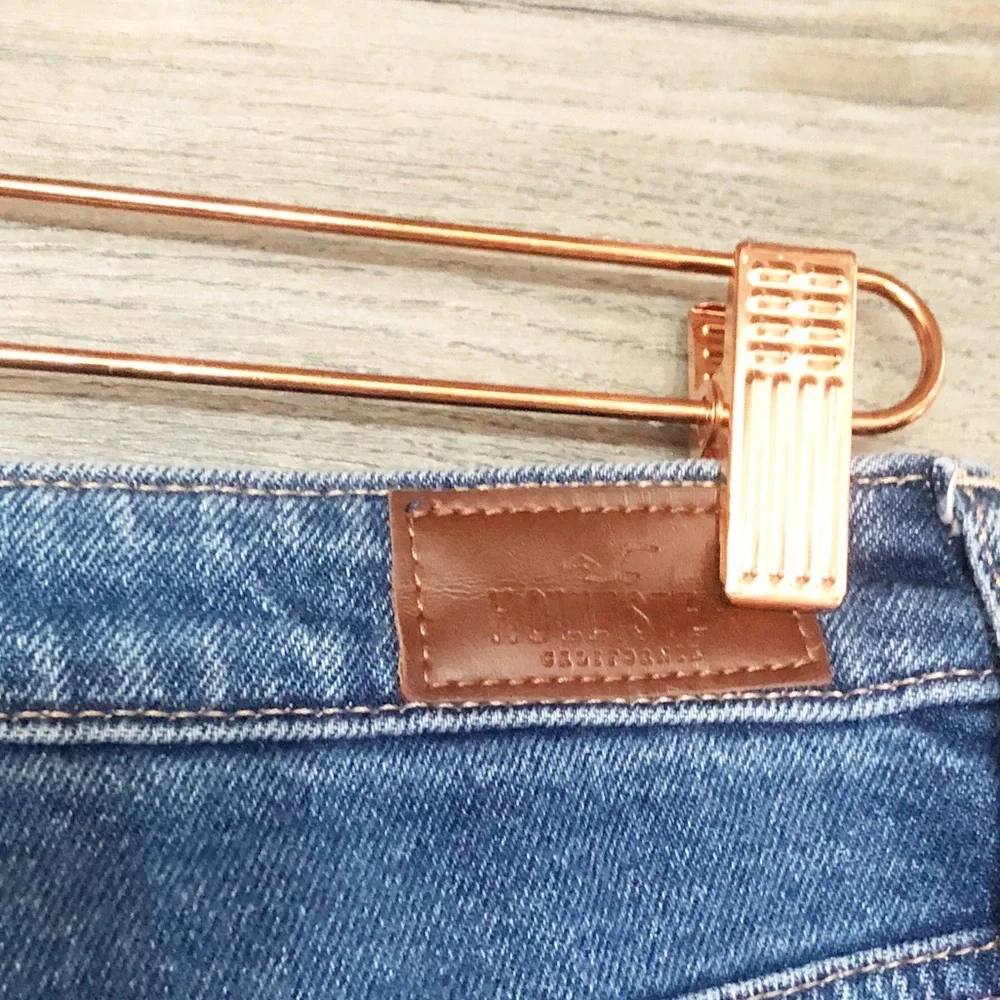 Hollister high-rise mom jean vintage stretch 9